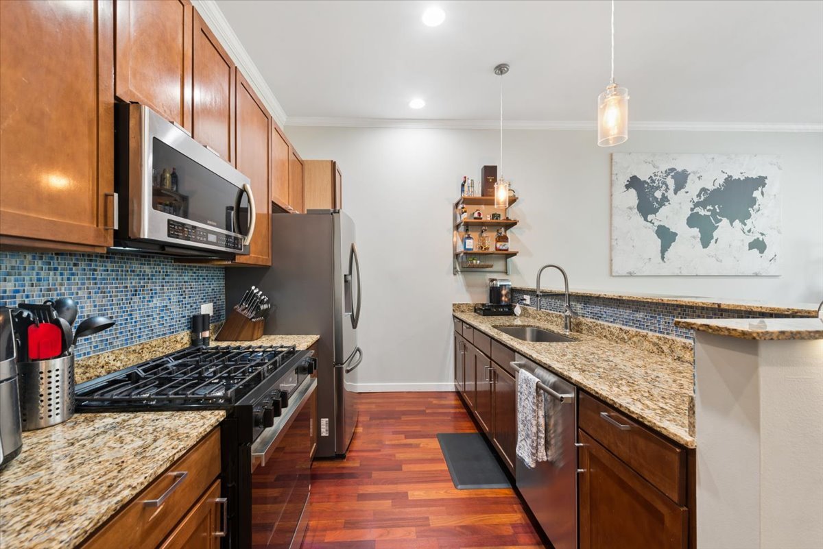 3920 N SHERIDAN Road 311