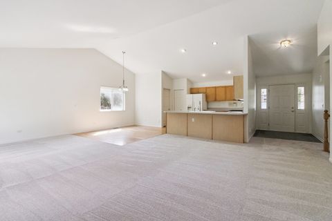 Tiny photo for 2 Melbourne Court, Lake In The Hills, IL 60156 (MLS # 12468155)