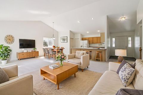 Tiny photo for 2 Melbourne Court, Lake In The Hills, IL 60156 (MLS # 12468155)