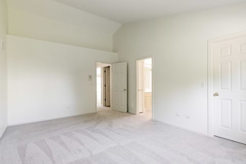 Tiny photo for 2 Melbourne Court, Lake In The Hills, IL 60156 (MLS # 12468155)