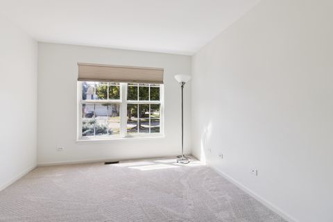 Tiny photo for 2 Melbourne Court, Lake In The Hills, IL 60156 (MLS # 12468155)