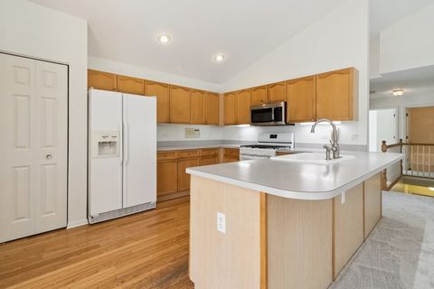Tiny photo for 2 Melbourne Court, Lake In The Hills, IL 60156 (MLS # 12468155)