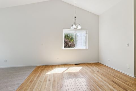 Tiny photo for 2 Melbourne Court, Lake In The Hills, IL 60156 (MLS # 12468155)