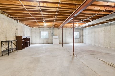 Tiny photo for 2 Melbourne Court, Lake In The Hills, IL 60156 (MLS # 12468155)