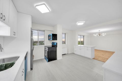 Tiny photo for 7033 N KEDZIE Avenue #815, Chicago, IL 60645 (MLS # 12647464)