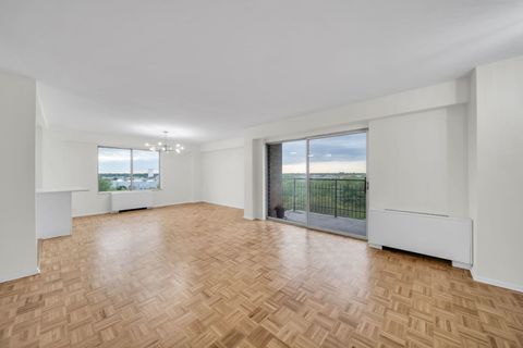 Tiny photo for 7033 N KEDZIE Avenue #815, Chicago, IL 60645 (MLS # 12647464)