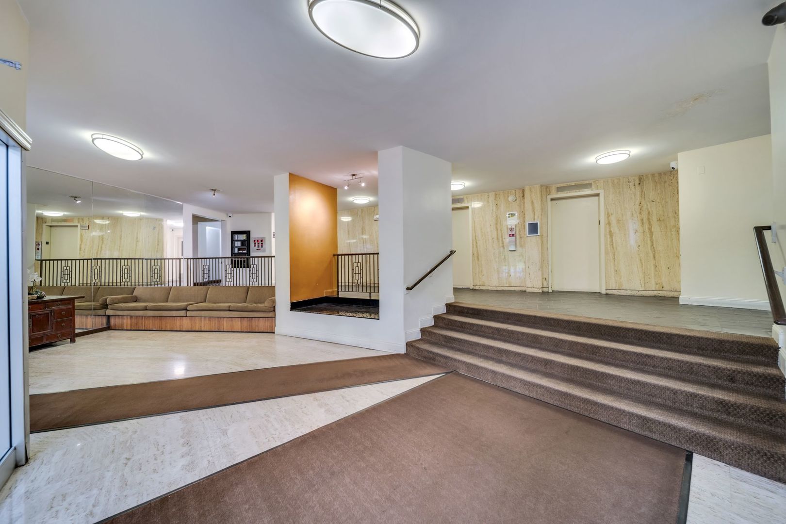 7033 N KEDZIE Avenue 815