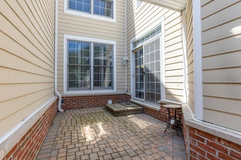 Tiny photo for 4383 Canterbury Court #4383, St. Charles, IL 60174 (MLS # 12692927)