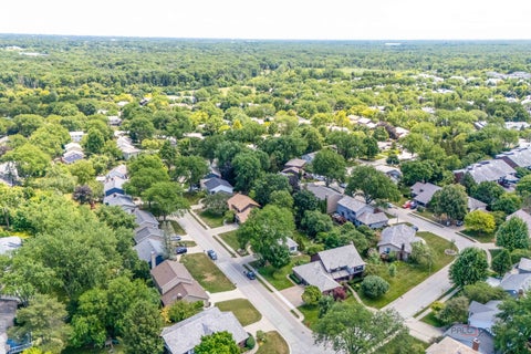 Tiny photo for 625 Mullady Parkway, Libertyville, IL 60048 (MLS # 12751623)