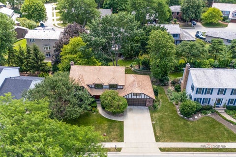 Tiny photo for 625 Mullady Parkway, Libertyville, IL 60048 (MLS # 12751623)