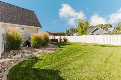 Tiny photo for 1112 Daybreak Drive, Marion, IL 62959 (MLS # 12601567)