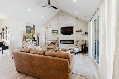 Tiny photo for 1112 Daybreak Drive, Marion, IL 62959 (MLS # 12601567)