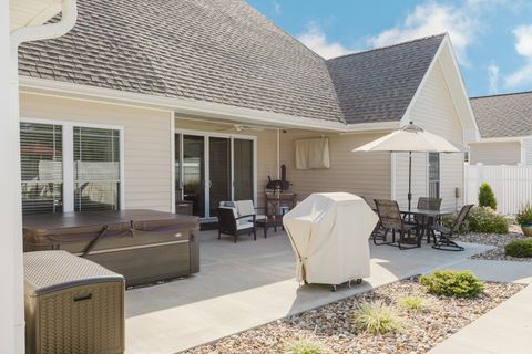 Tiny photo for 1112 Daybreak Drive, Marion, IL 62959 (MLS # 12601567)