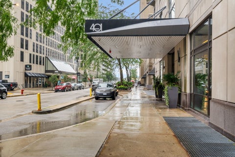 Photo of 401 E Ontario Street #1409, Chicago, IL 60611 (MLS # 12771652)