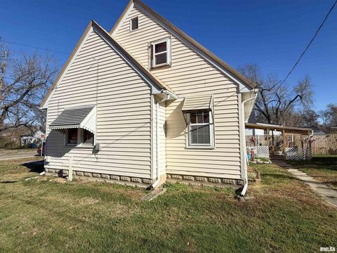 Tiny photo for 601 E LAFAYETTE Street, Olney, IL 62450 (MLS # EB460613)