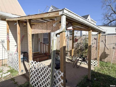 Tiny photo for 601 E LAFAYETTE Street, Olney, IL 62450 (MLS # EB460613)