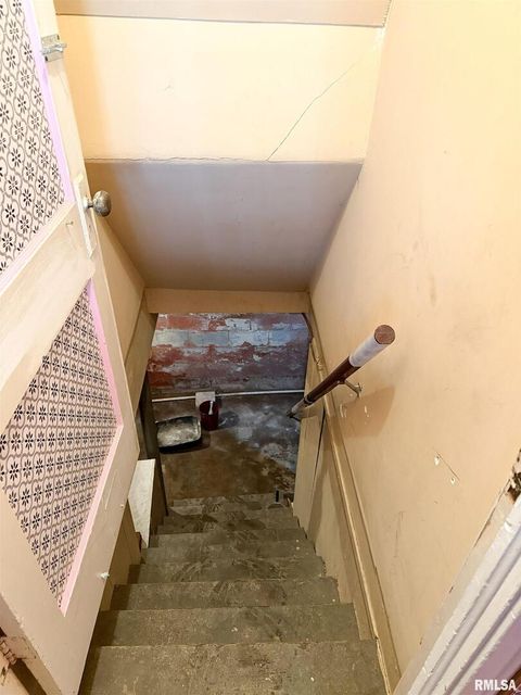 Tiny photo for 601 E LAFAYETTE Street, Olney, IL 62450 (MLS # EB460613)