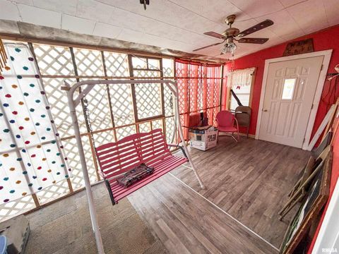 Tiny photo for 601 E LAFAYETTE Street, Olney, IL 62450 (MLS # EB460613)