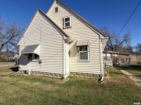 Tiny photo for 601 E LAFAYETTE Street, Olney, IL 62450 (MLS # EB460613)
