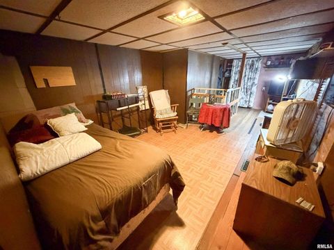 Tiny photo for 601 E LAFAYETTE Street, Olney, IL 62450 (MLS # EB460613)