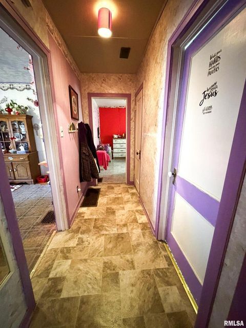 Tiny photo for 601 E LAFAYETTE Street, Olney, IL 62450 (MLS # EB460613)