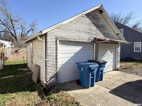 Tiny photo for 601 E LAFAYETTE Street, Olney, IL 62450 (MLS # EB460613)