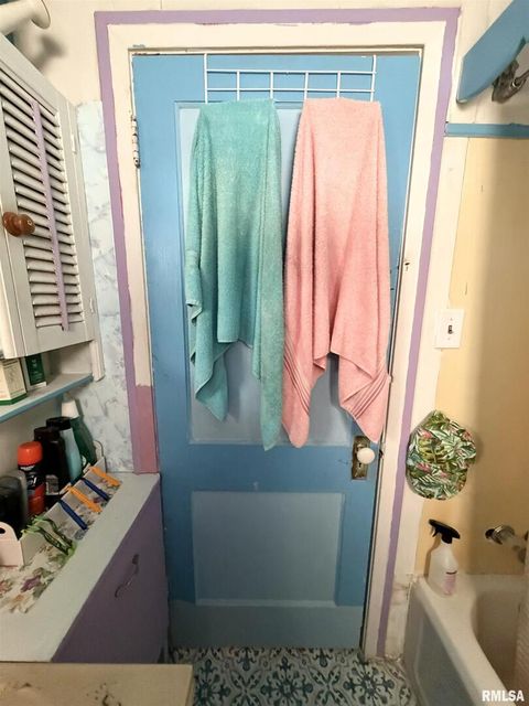 Tiny photo for 601 E LAFAYETTE Street, Olney, IL 62450 (MLS # EB460613)