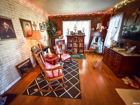 Tiny photo for 601 E LAFAYETTE Street, Olney, IL 62450 (MLS # EB460613)