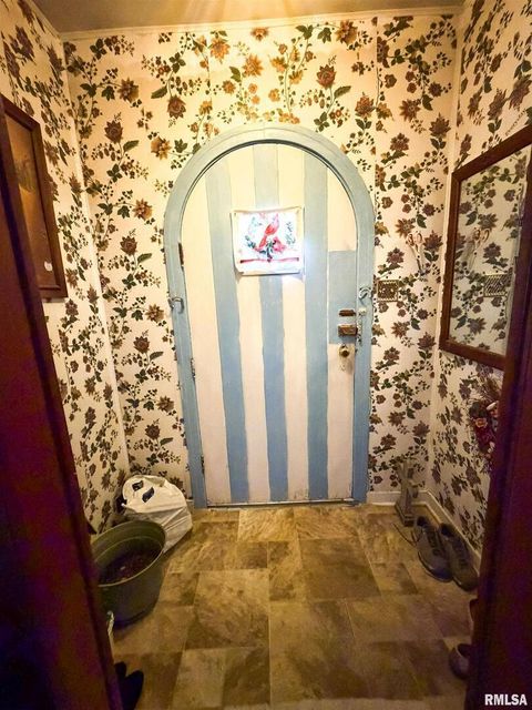 Tiny photo for 601 E LAFAYETTE Street, Olney, IL 62450 (MLS # EB460613)