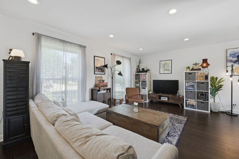 Tiny photo for 572 N Walnut Lane, Schaumburg, IL 60194 (MLS # 12700991)