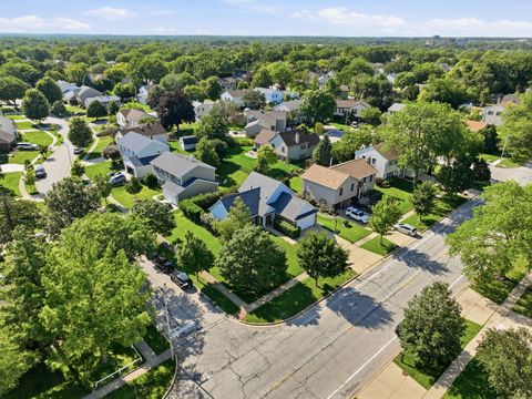 Tiny photo for 572 N Walnut Lane, Schaumburg, IL 60194 (MLS # 12700991)