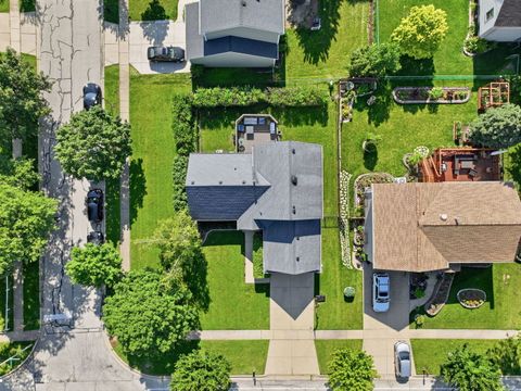 Tiny photo for 572 N Walnut Lane, Schaumburg, IL 60194 (MLS # 12700991)