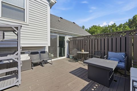 Tiny photo for 572 N Walnut Lane, Schaumburg, IL 60194 (MLS # 12700991)