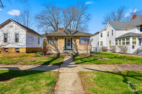 Photo of 1055 S 4th Avenue, Kankakee, IL 60901 (MLS # 12598768)