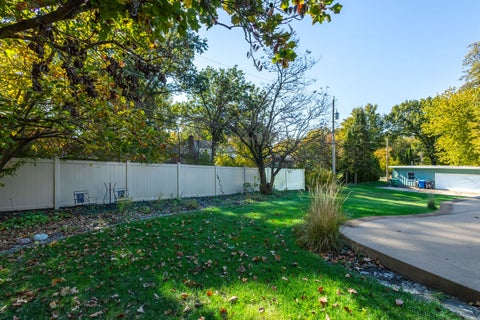 Tiny photo for 2520 30th Ave Court, Moline, IL 61265 (MLS # 12794025)