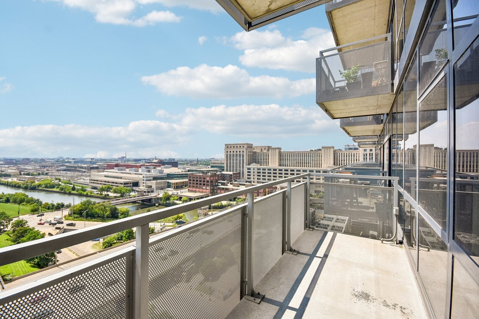 235 W Van Buren Street 1807