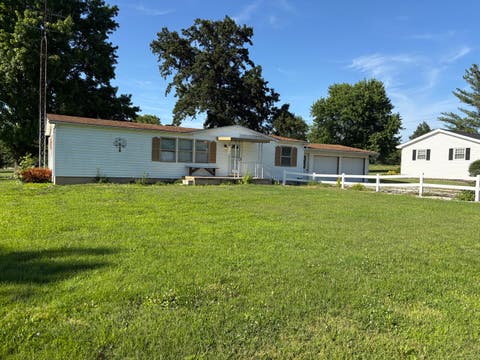 Tiny photo for 173 Greenview Road, Centralia, IL 62801 (MLS # 12669028)
