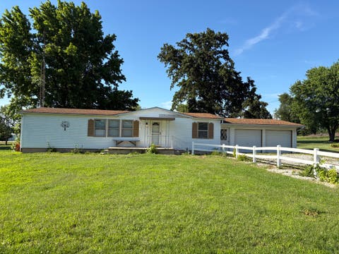 Photo of 173 Greenview Road, Centralia, IL 62801 (MLS # 12669028)