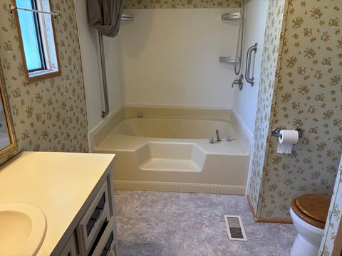 Tiny photo for 173 Greenview Road, Centralia, IL 62801 (MLS # 12669028)