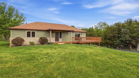 Tiny photo for 2 Concord Court, Galena, IL 61036 (MLS # 12653962)