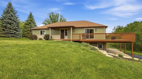 Photo of 2 Concord Court, Galena, IL 61036 (MLS # 12653962)