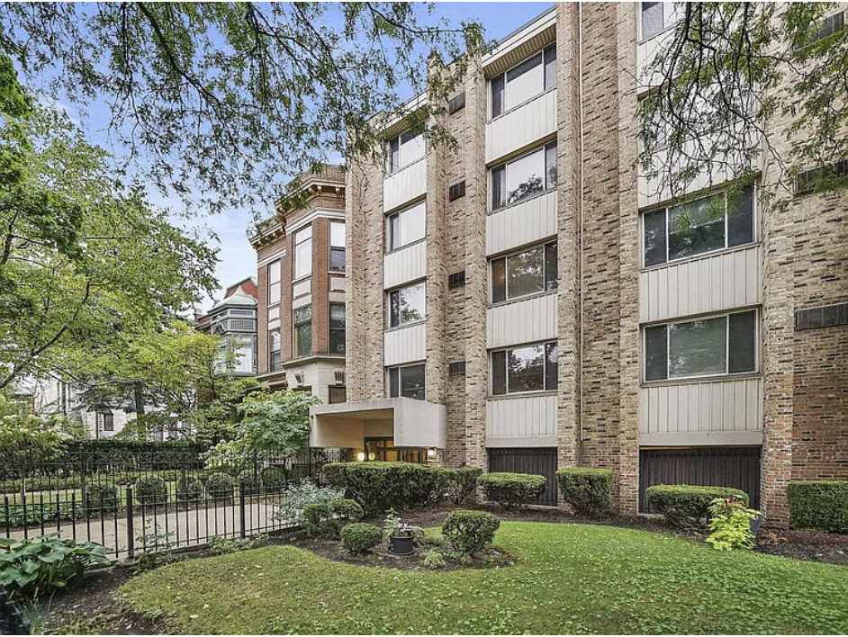 510 W Fullerton Parkway 204