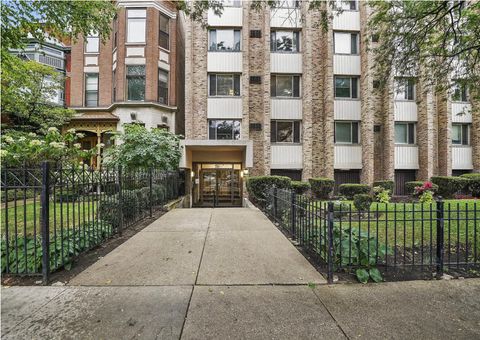 510 W Fullerton Parkway 204 Chicago IL 60614