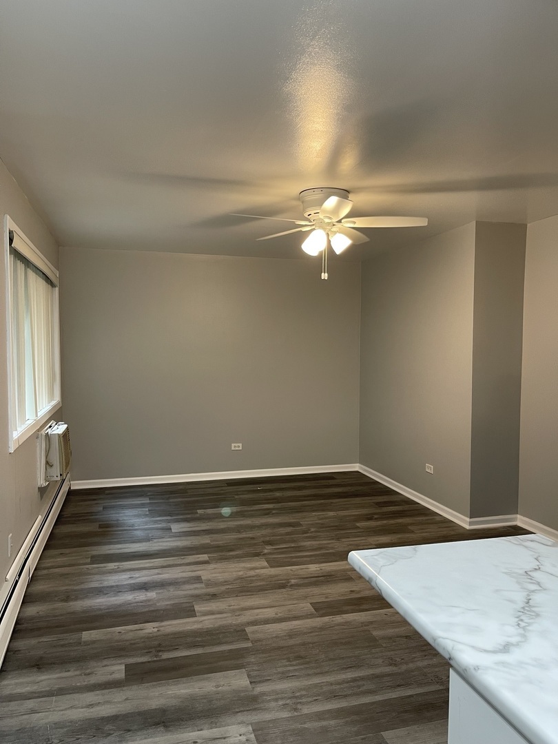 510 W Fullerton Parkway 204