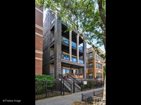 2922 N Sheffield Avenue 3 Chicago IL 60657