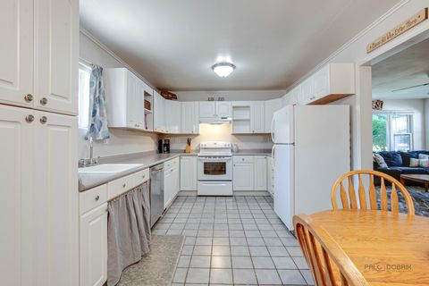 Tiny photo for 1113 Franklin Avenue, Winthrop Harbor, IL 60096 (MLS # 12453201)