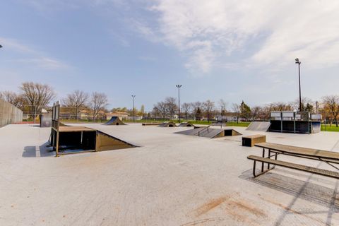 Tiny photo for 1113 Franklin Avenue, Winthrop Harbor, IL 60096 (MLS # 12453201)