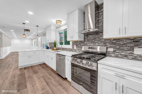 Tiny photo for 28069 N Lake Drive, Wauconda, IL 60084 (MLS # 12695179)