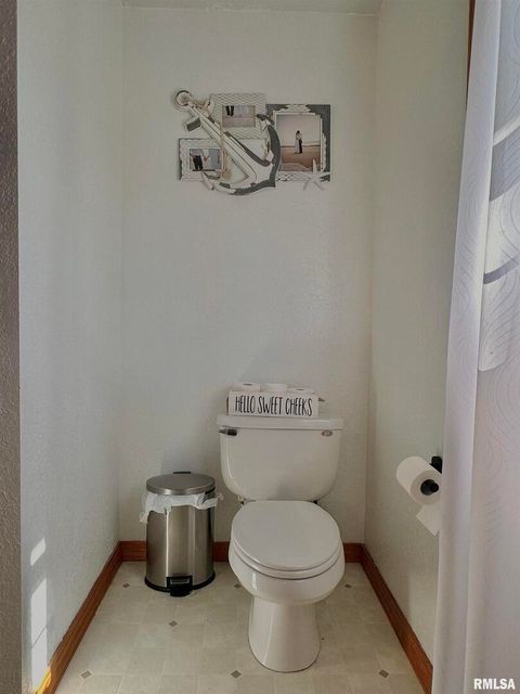 Tiny photo for 878 County Road 600 N, Sims, IL 62886 (MLS # EB460089)