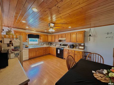 Tiny photo for 878 County Road 600 N, Sims, IL 62886 (MLS # EB460089)